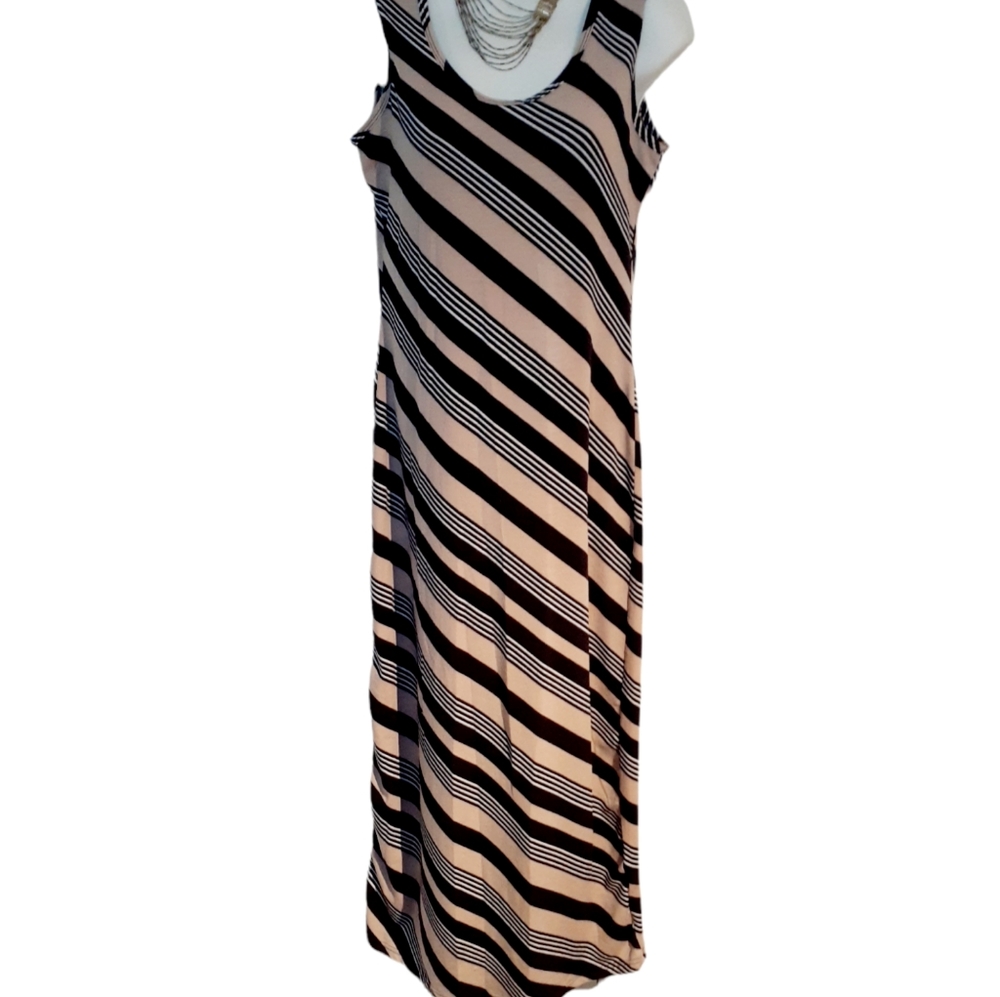 Impress Maxi stripped woman dress
